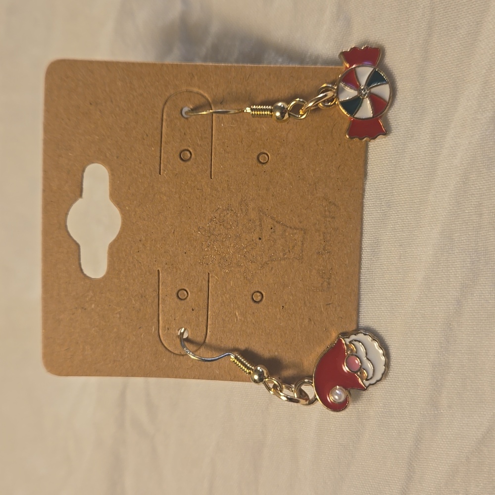 NWT Fun Christmas Earrings Gold